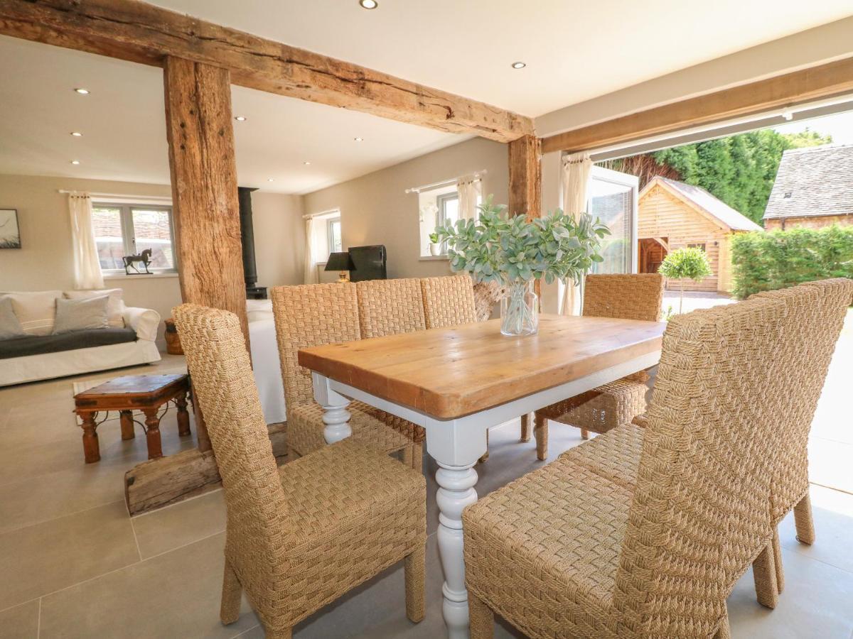 Upper Barn Villa Stafford Exteriör bild